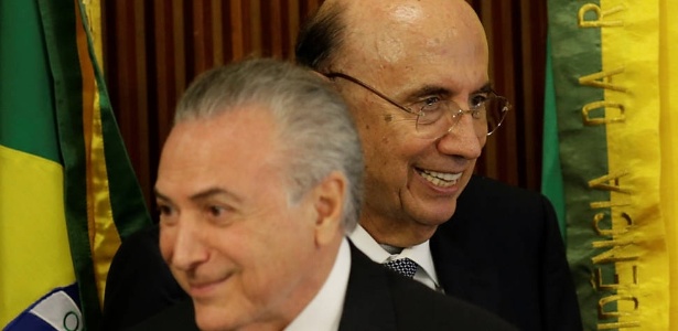 Presidente Michel Temer com o ministro da Fazenda do Brasil, Henrique Meirelles - Ueslei Marcelino 21.fev.2017 -/Reuters