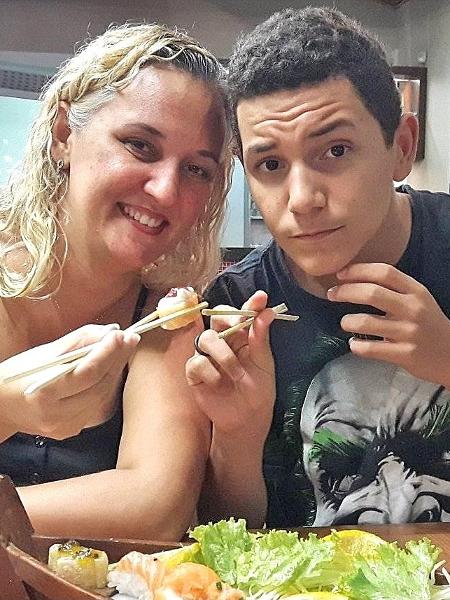Flaviana Gonçalves, Romuyuki Gonçalves e o filho do casal, Juan Gonçalves, foram encontrados mortos dentro de um carro em uma estrada de São Bernardo do Campo (SP) - Reprodução/Facebook 