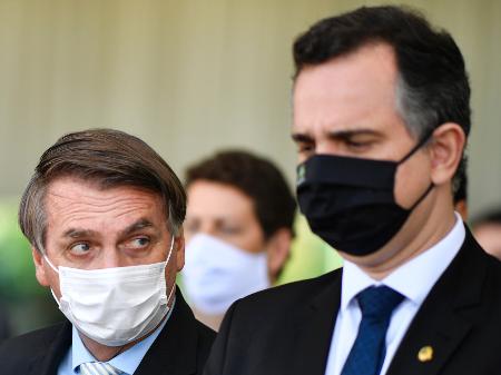 Jair Bolsonaro e Rodrigo Pacheco, presidente do Senado - Mateus Bonomi/Agif - Agência de Fotografia/Estadão Conteúdo