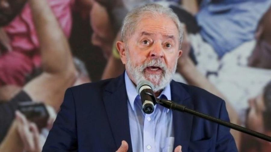De acordo com o advogado de Lula, Cristiano Zanin, dos 23 processos ou investigações que tramitavam contra o ex-presidente, resta agora apenas uma ação penal - Reuters