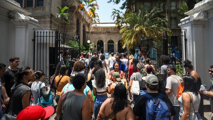 Movimentação de estudantes que fizeram o Enem na Universidade Veiga de Almeida, no Rio