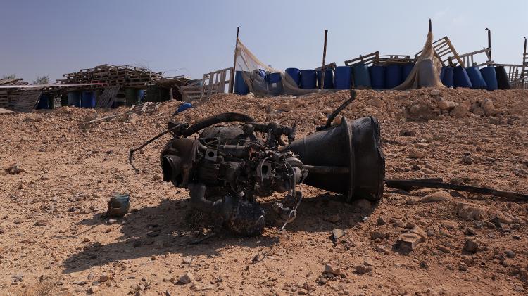 14.abr.2024 - Os restos de um lançador de foguete iraniano que feriu uma menina de 7 anos, segundo Israel