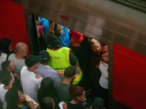 CPTM tem segundo dia de problemas após descarrilamento de trem