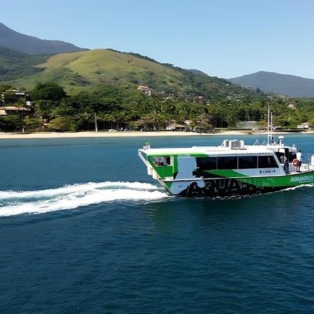 Ônibus aquático de Ilhabela (SP), que teve aumento de tarifa em 2025 de R$ 5 para R$ 50