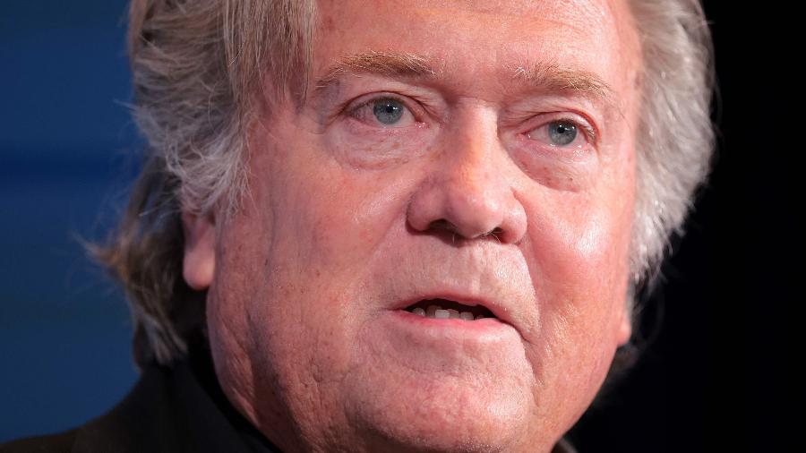 Steve Bannon discursa durante a Cúpula da Economia Mundial 2025 da Semafor, no Conrad Washington, em 23 de abril de 2025