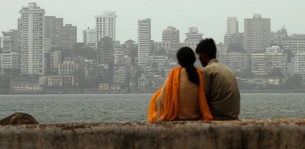 Marine Drive, avenida de Mumbai (Índia) próxima ao mar - Reprodução/Flickr guy_incognito