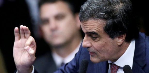 "A história registrará como um dos momentos mais tristes da democracia brasileira" - Ueslei Marcelino/Reuters