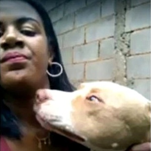 Janaina da Silva, 26, tirava selfies com o cachorro quando foi atacada