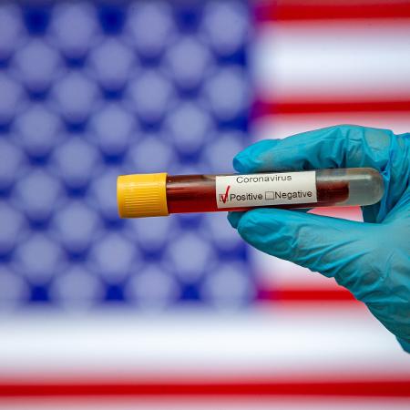 Os Estados Unidos registraram 100 mil novas infecções pelo novo coronavírus em 24 horas - Mehmet Emin Menguarslan / Anadolu Agency