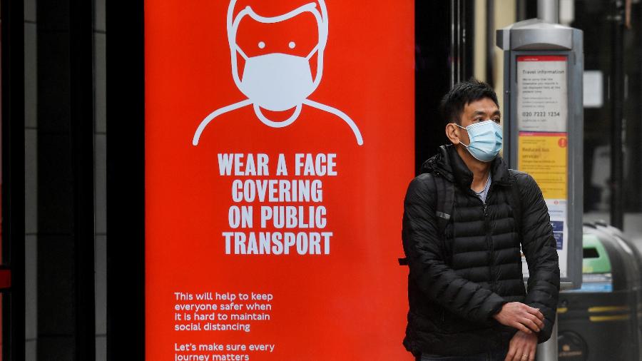 Aviso sobre uso de máscara no transporte público de Londres - Toby Melville