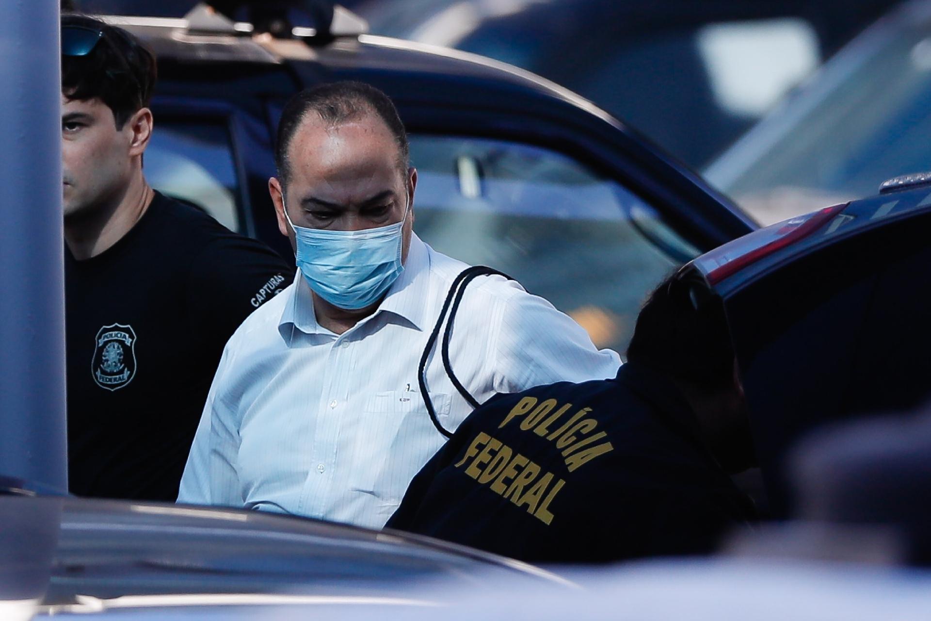 Everaldo usava máscara na chegada à sede da PF (Polícia Federal), no Rio. - ANDRE MELO ANDRADE/ESTADÃO CONTEÚDO