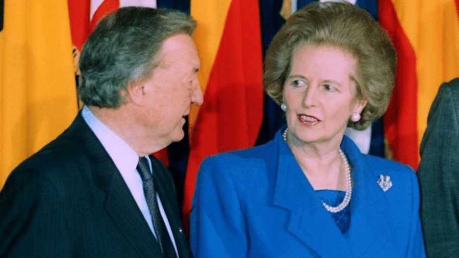 Documentos recém-divulgados vêm de uma anotação de conversas entre irlandês Taoiseach Charles Haughey e Margaret Thatcher de 1990 - PA MEDIA