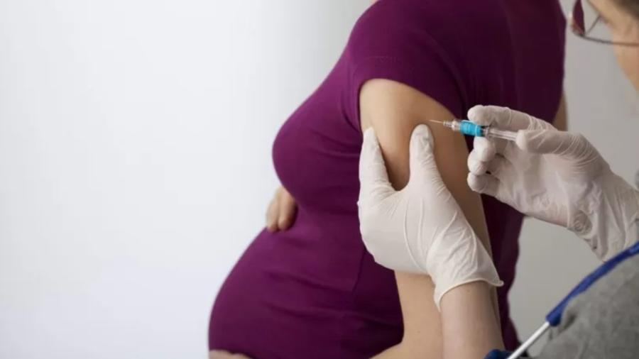 Para especialistas, baixas taxas de vacinação de grávidas contra gripe - GETTY IMAGES