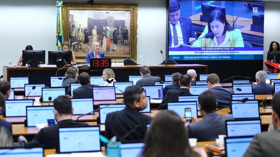 PEC da Anistia foi chancela na CCJ da Câmara por 35 homens brancos e 7 mulheres - VInicius Loures/Câmara dos Deputados