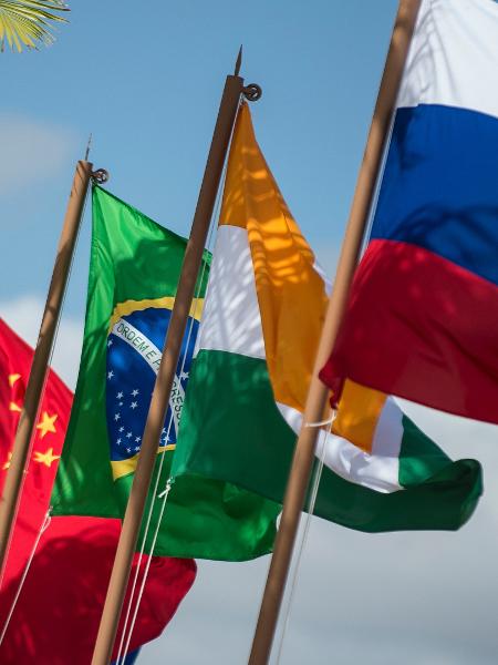 O Brics é um grupo de países de economia emergente, formado originalmente por Brasil, Rússia, Índia e China; outros países entraram depois