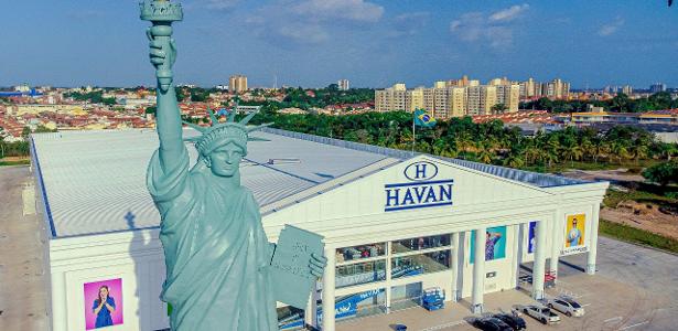 Estátua da Havan é publicidade ou parte da loja? Regra causa polêmica
