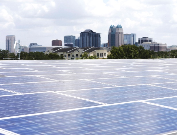 Painéis solares instalados em Orlando, na Flórida (EUA) - Edward Linsmier/The New York Times
