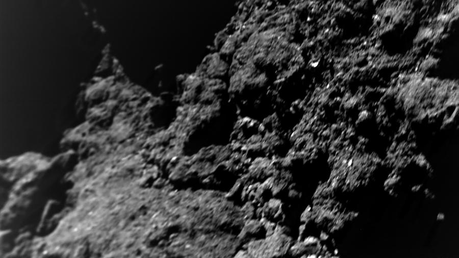 Foto do asteroide Ryugu feita pelo explorador de superfícies de asteroides franco-germano Mascot - AFP Photo/Jaumann et. al., Science 2019
