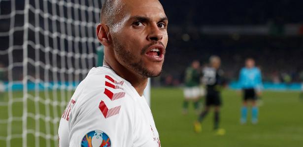 Bodão critica desempenho do atacante ex-Barça no Grêmio: lamentável situação no futebol.