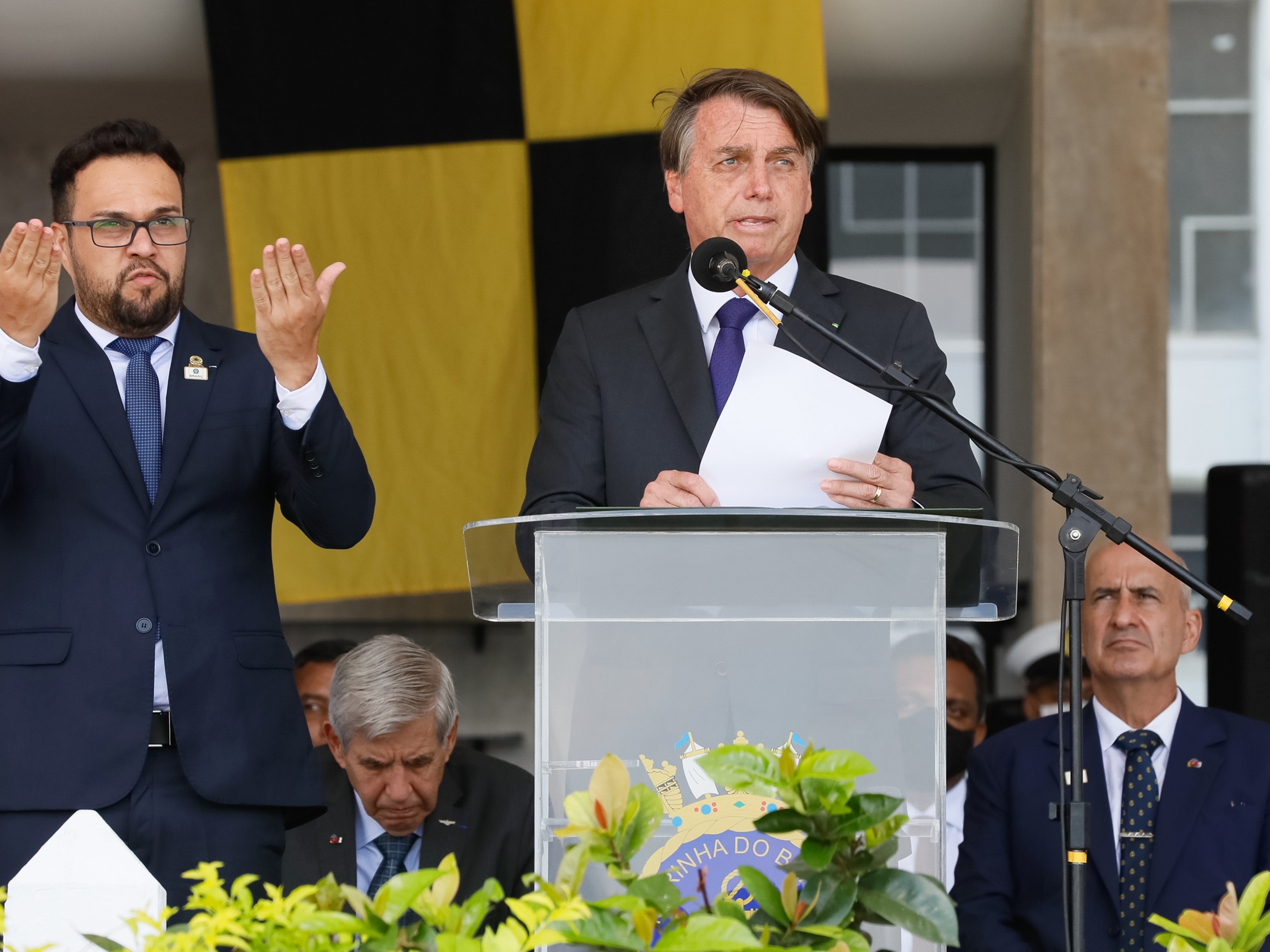 "Sabotador", Bolsonaro foi parado pelas instituições, diz Human Rights