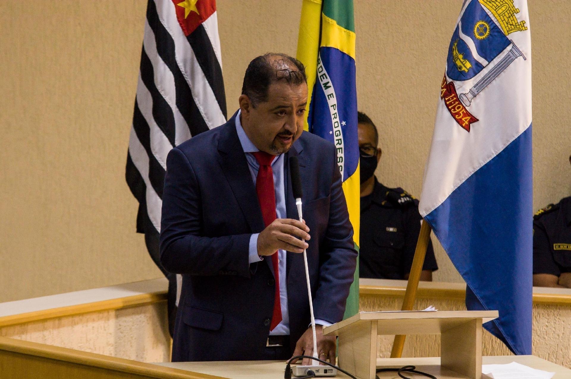 1º.jan.2021 - Prefeito eleito de Mauá (SP), Marcelo Oliveira (PT) toma posse em cerimônia realizada na Câmara de Vereadores - ROBERTO SUNGI/FUTURA PRESS/ESTADÃO CONTEÚDO