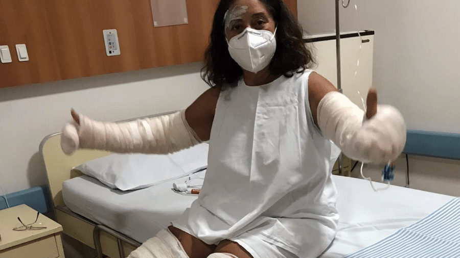 Marlene Moreira em hospital de Anápolis; ela sofreu acidente após jogar embalagem de desodorante no fogo - Arquivo Pessoal