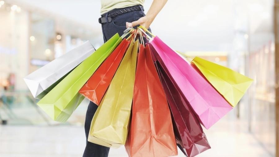 Para professor de psicologia da Universidade de Navarra, compulsão por compras pode ser um problema social, não individual - Getty Images