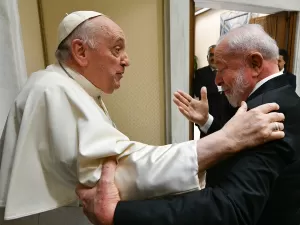 Lula parabeniza papa Francisco, que completa 88 anos: 'Exemplo de vida'