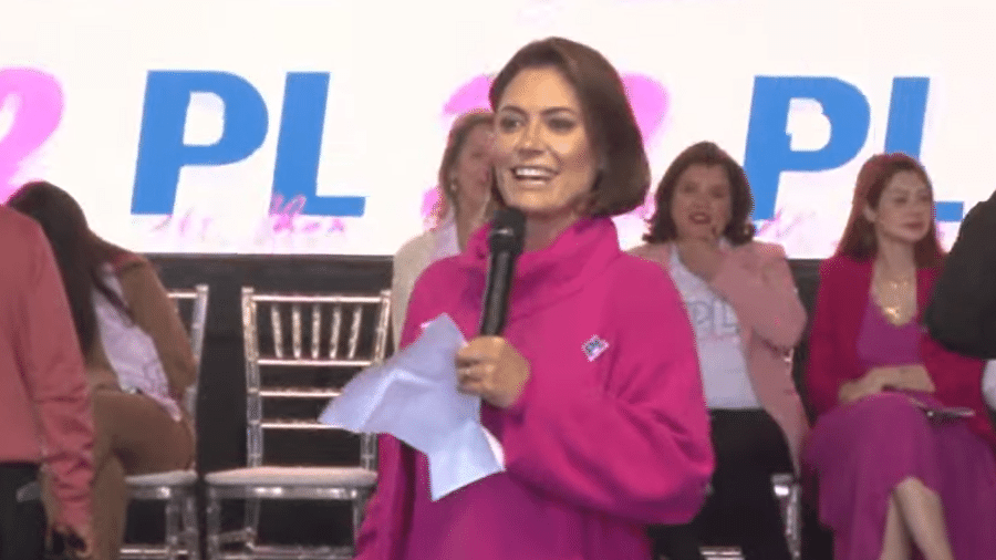 29.jul.2023 - Michelle participa de evento de mulheres em Florianópolis