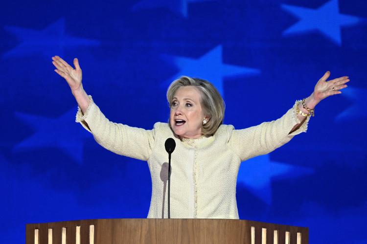 Hillary Clinton fez críticas a Donald Trump em discurso na convenção democrata