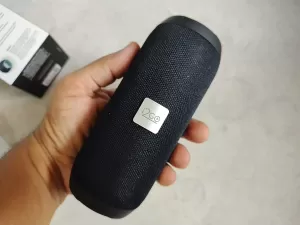 Caixinha de som Bluetooth está em promoção por R$ 109; veja se vale a pena