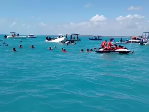 Acidente com catamarã deixa pelo menos um morto em Maragogi (AL)