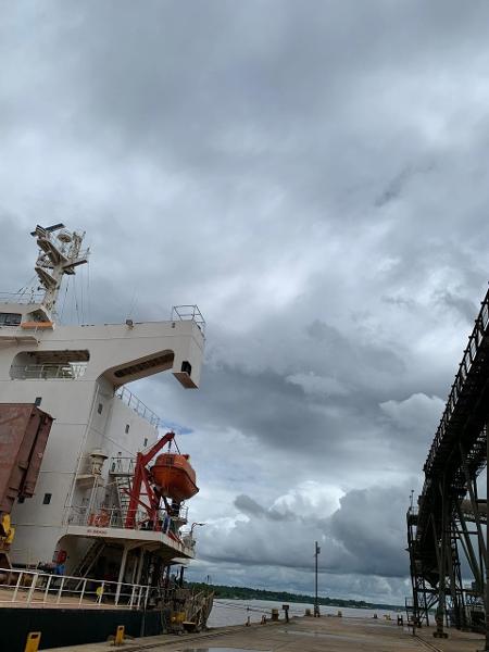 O porto de Santana tornou-se um ponto estratégico para criminosos inserirem cargas de cocaína clandestinamente em navios com destino à Europa. O porto de Santana tornou-se um ponto estratégico para criminosos inserirem cargas de cocaína clandestinamente em navios com destino à Europa.