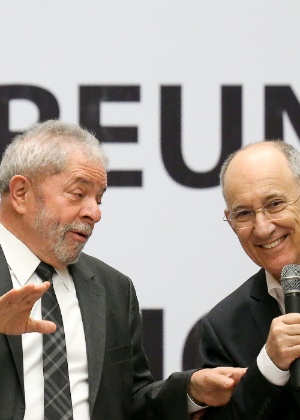 O ex-presidente Lula e o presidente do PT, Rui Falcão, comandam a reunião do Diretório Nacional do PT - Alan Marques/ Folhapress
