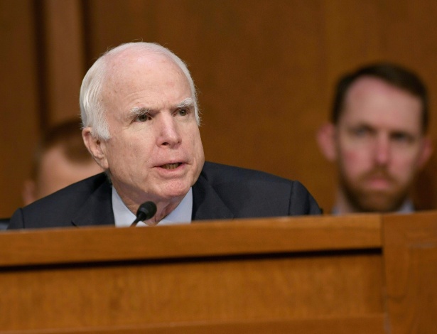 John McCain, senador dos EUA, morreu aos 81 anos no sábado (25) - AFP PHOTO / SAUL LOEB
