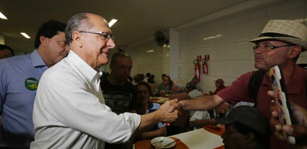 3.set.2018 - Geraldo Alckmin, candidato do PSDB à Presidência, visita o restaurante Bom Prato, que serve refeições a R$ 1,00, no centro de São Paulo, nesta manhã de segunda-feira