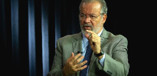 UOL Debate | Forças Armadas estão com a Constituição, não com Bolsonaro, diz Jungmann