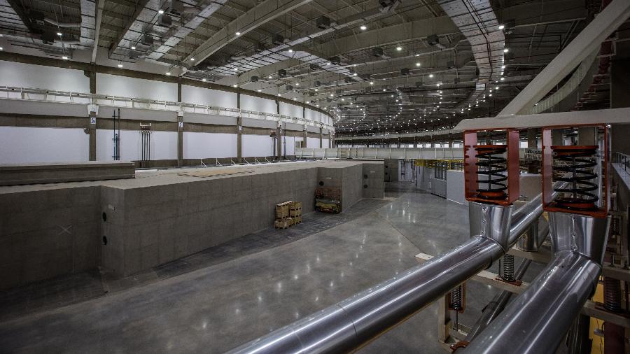 A construção da estação que acelera partículas teve início em 2015, na gestão Dilma, ano em que 20% das obras foram concluídas - Bruno Santos/Folhapress