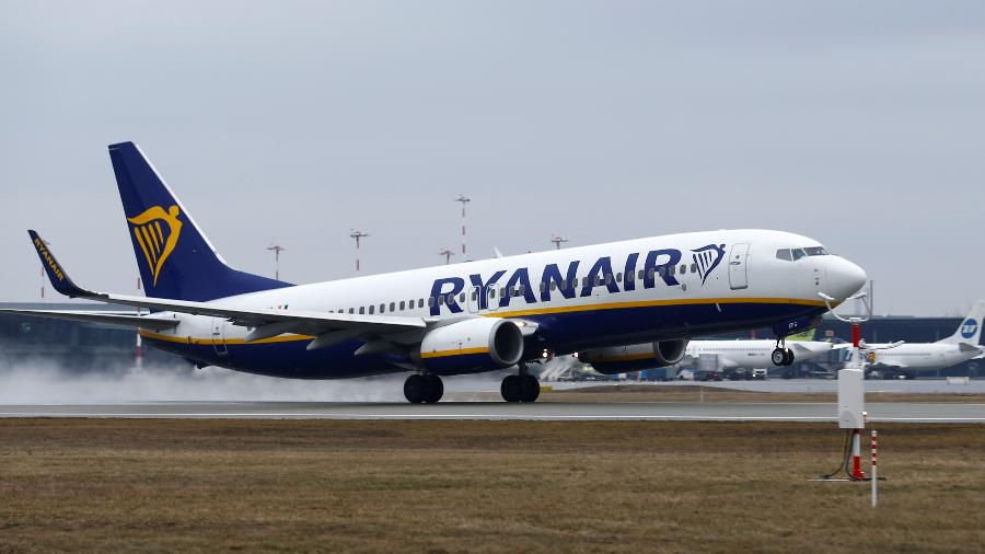Avião da empresa Ryanair - Ints Kalnins