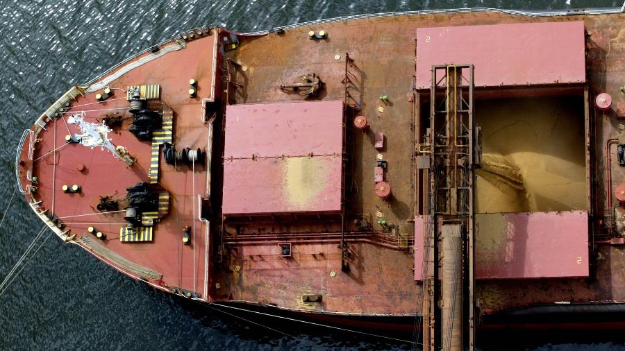 Navio carregado com soja no porto de Paranaguá (PR), um dos listados no edital - Reuters Photographer