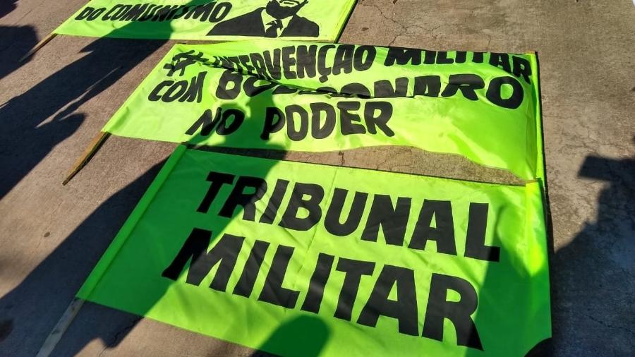 Ato de apoiadores de Bolsonaro teve pedidos anticonstitucionais de intervenção militar ontem (21) - Adriano Wilkson