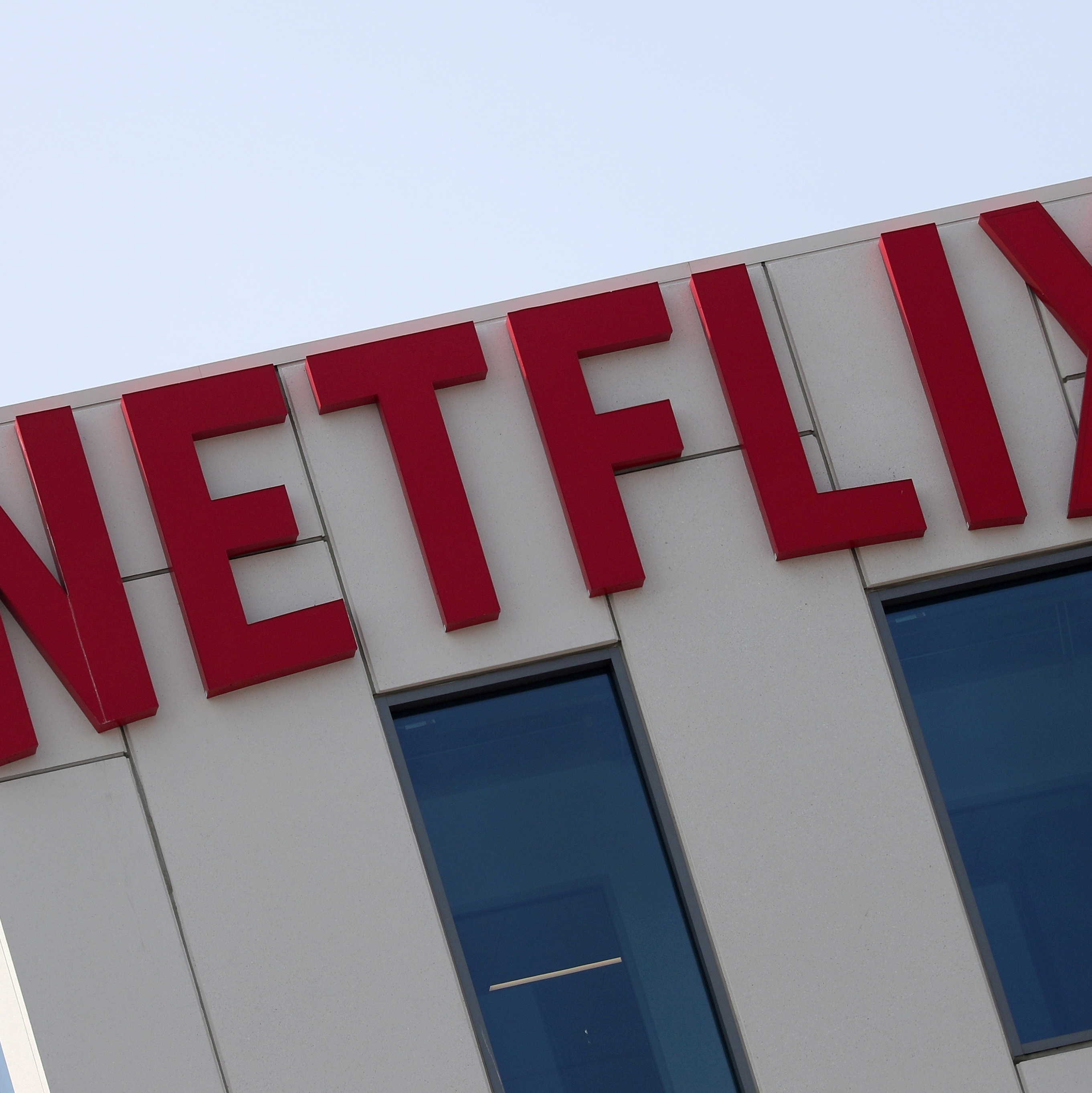 Netflix encerra plano básico no Brasil e aumenta preços de assinatura nos  EUA - Economia - Estado de Minas