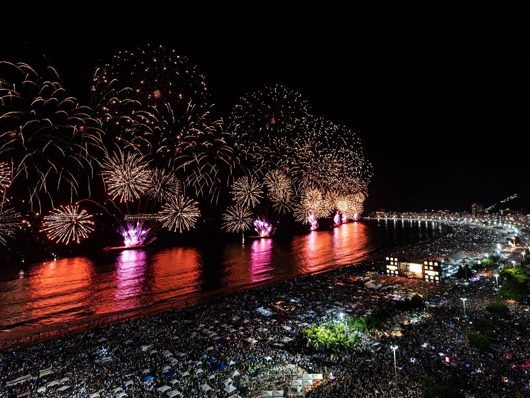 Rio planeja Réveillon, mas tem dívida de R$ 4 milhões de festa de Crivella