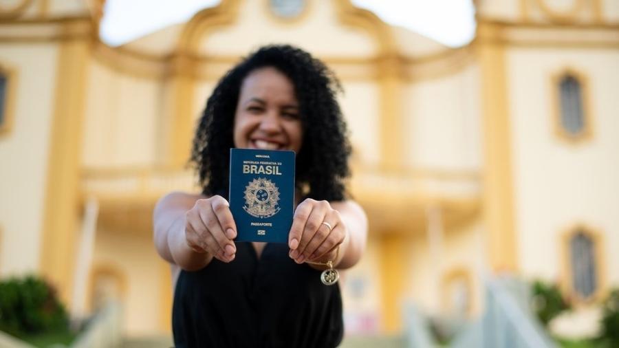 Real desvalorizado, desemprego no Brasil e avanço da emigração favorecem remessas - Getty Images