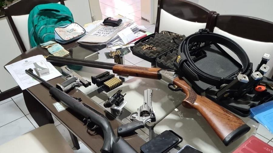 Armas e celulares apreendidos na operação Plata - Divulgação/MPRN
