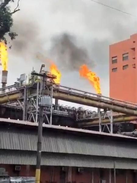 Imagens mostram fogo em unidade da ArcelorMittal em Serra (ES); não houve vítimas Imagens mostram fogo em unidade da ArcelorMittal em Serra (ES); não houve vítimas