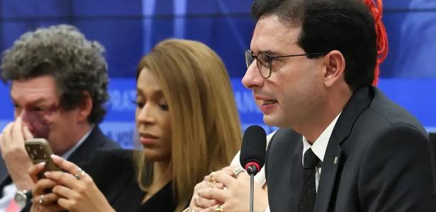 Votação de relatório sobre fim da 6x1 é adiada após deputado pedir vista