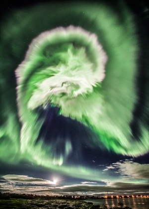 Fundo Luzes Noturnas Polares Na Noruega Fundo, Foto Da Aurora Boreal, Aurora  Boreal, Aurora Imagem de plano de fundo para download gratuito