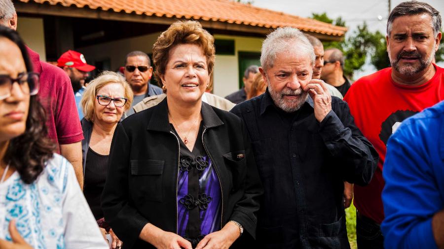O ex-presidente Luiz Inácio Lula da Silva (PT), acompanhado da ex-presidente, Dilma Rousseff - Ricardo Marchetti/Estadão Conteúdo