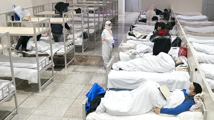  Pacientes infectados com o novo coronavírus são atendidos em Wuhan; cidade foi o primeiro epicentro da doença no mundo - Xiong Qi/Xinhua